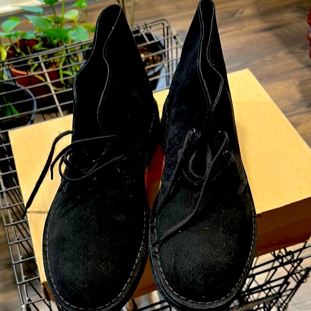 Stylish men Clark shoes black suede